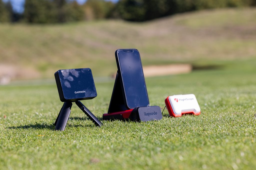 how do golf launch monitors work